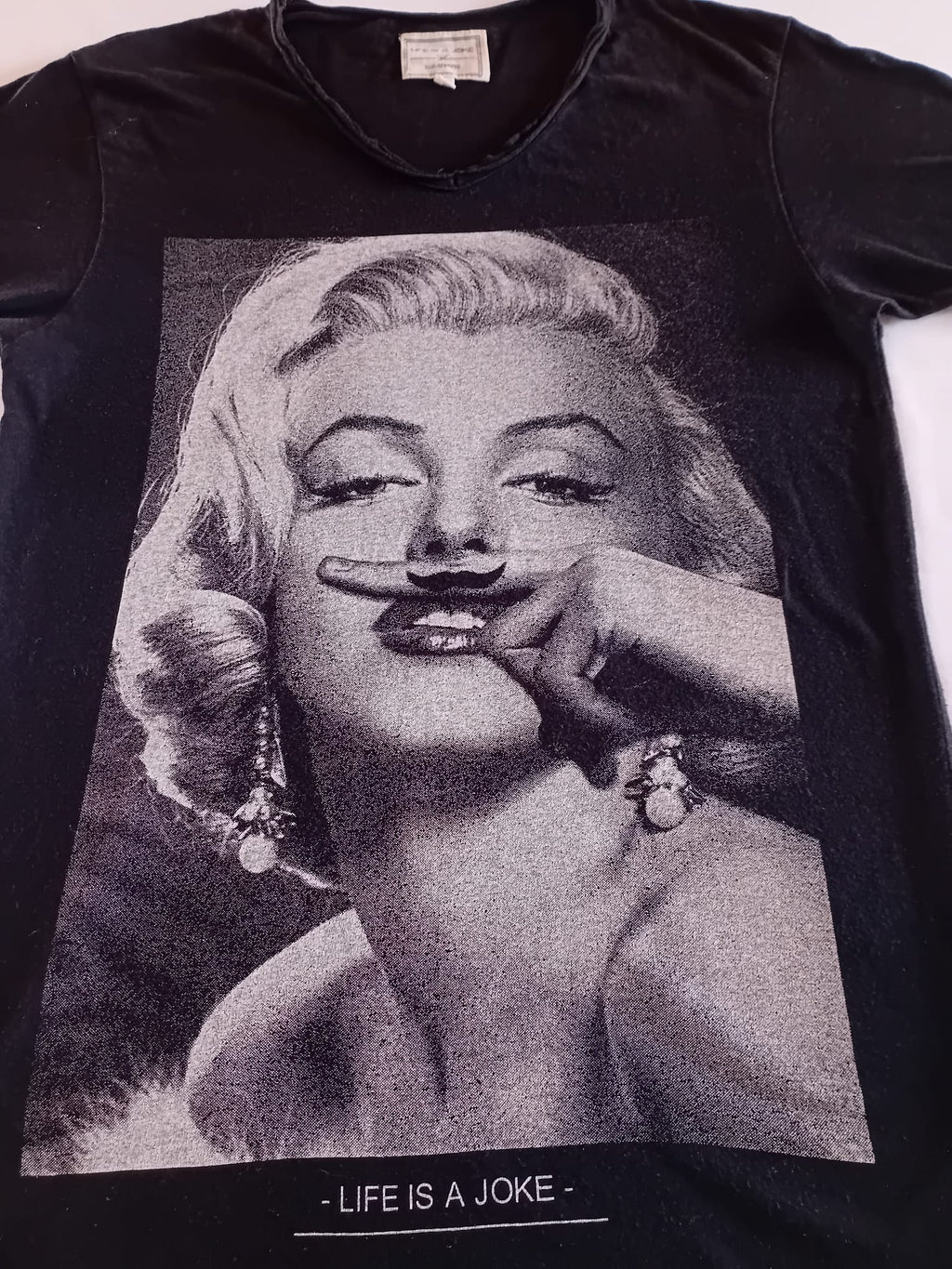 T-shirt Eleven Paris Life Is A Joke recto