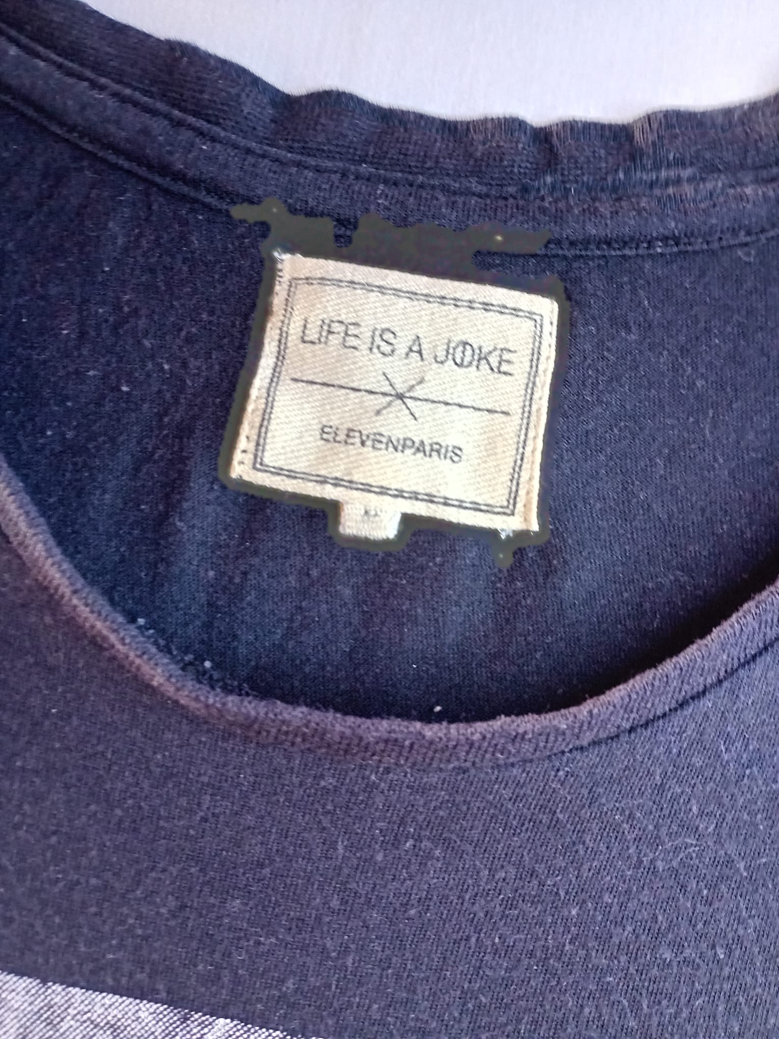 Étiquette Life Is A Joke x Eleven Paris