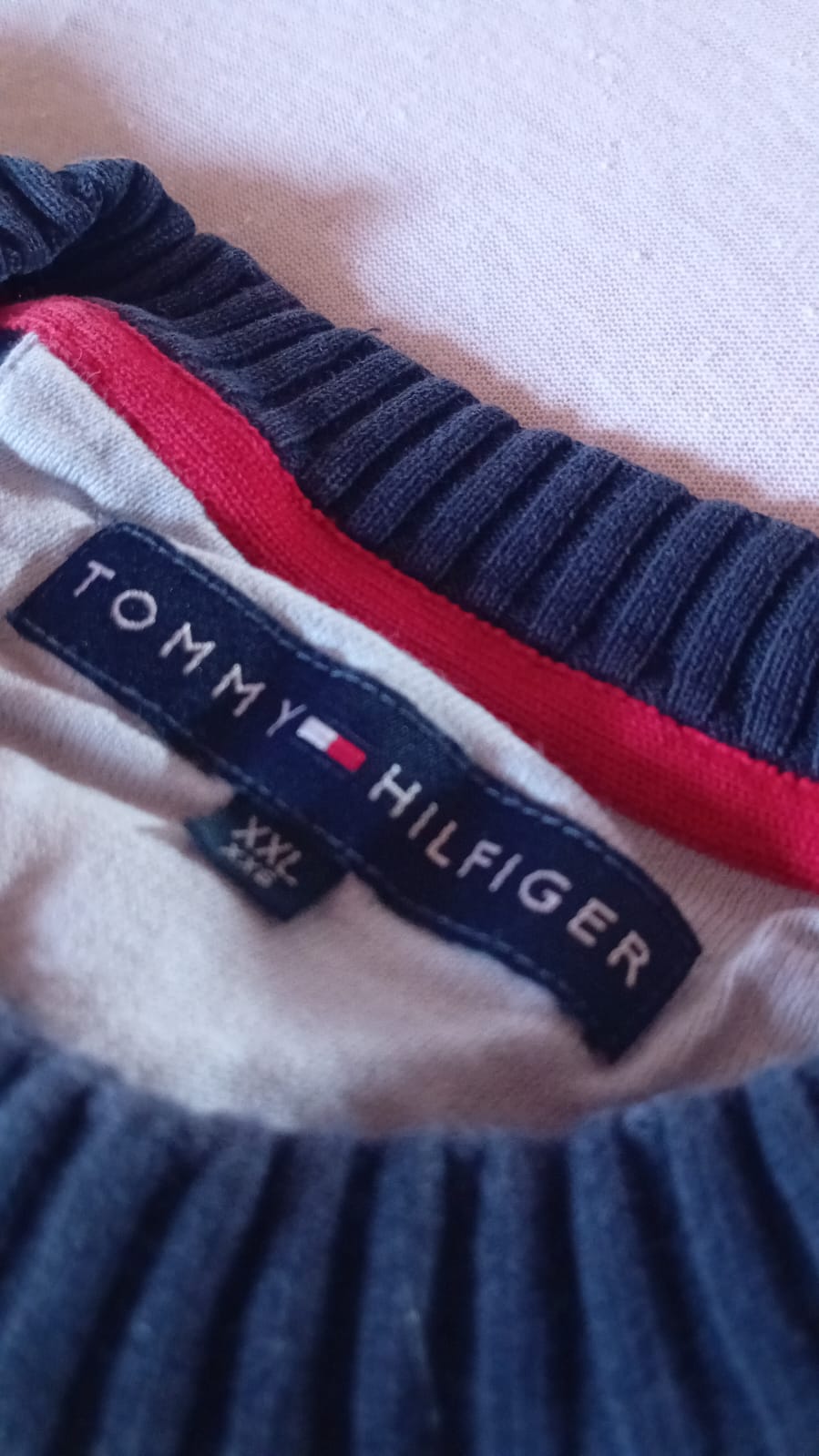 Étiquette Tommy Hilfiger taille XXL