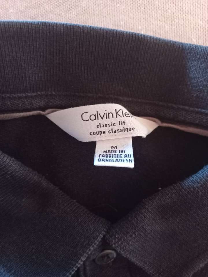 Étiquette Calvin Klein Classic Fit taille M Made in Bangladesh