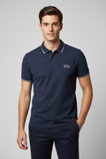 Polo Hugo Boss bleu marine sur mannequin