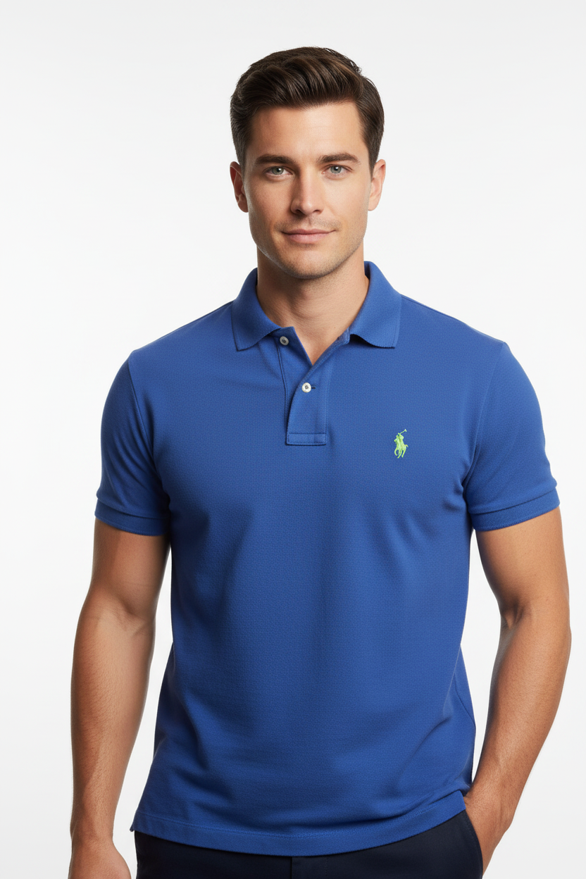 Polo bleu cobalt sur mannequin