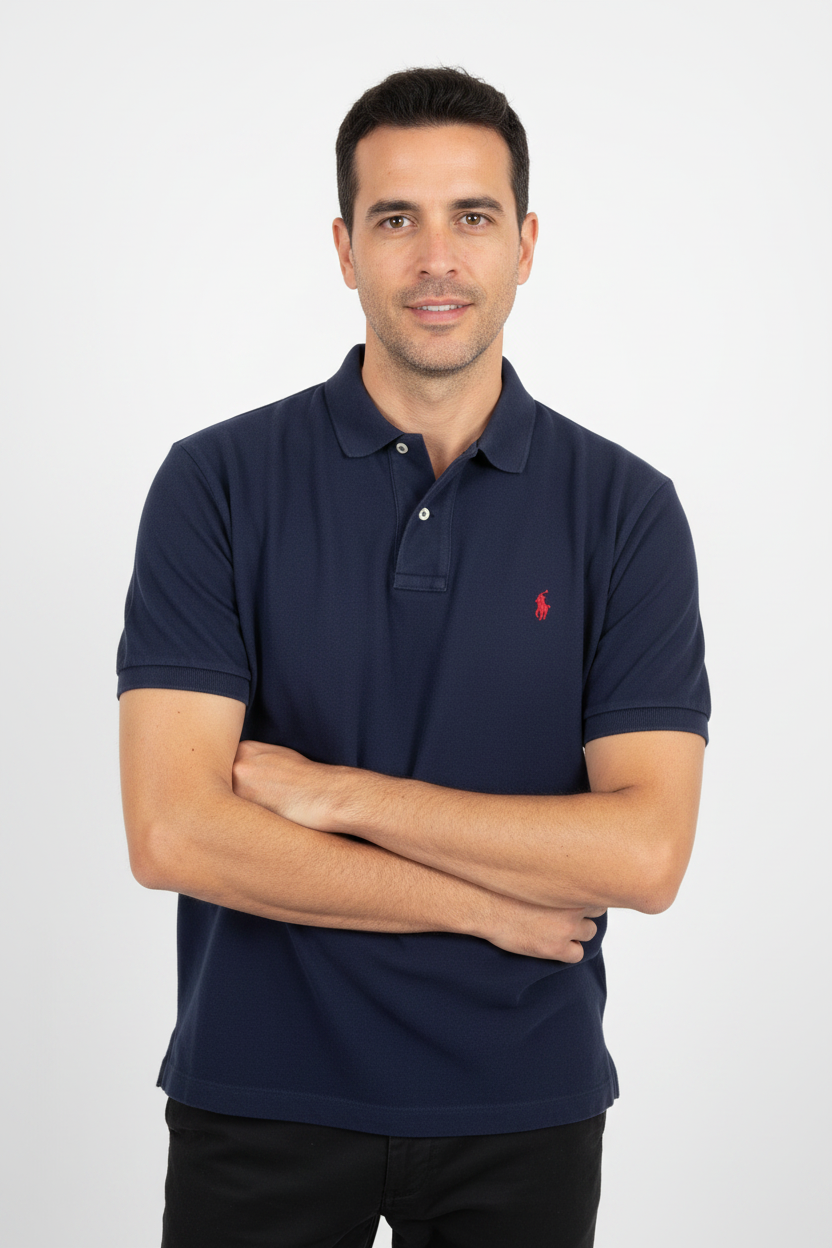 Polo bleu marine XL sur mannequin
