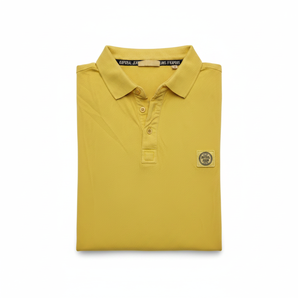 Polo Kaporal jaune plié fond blanc