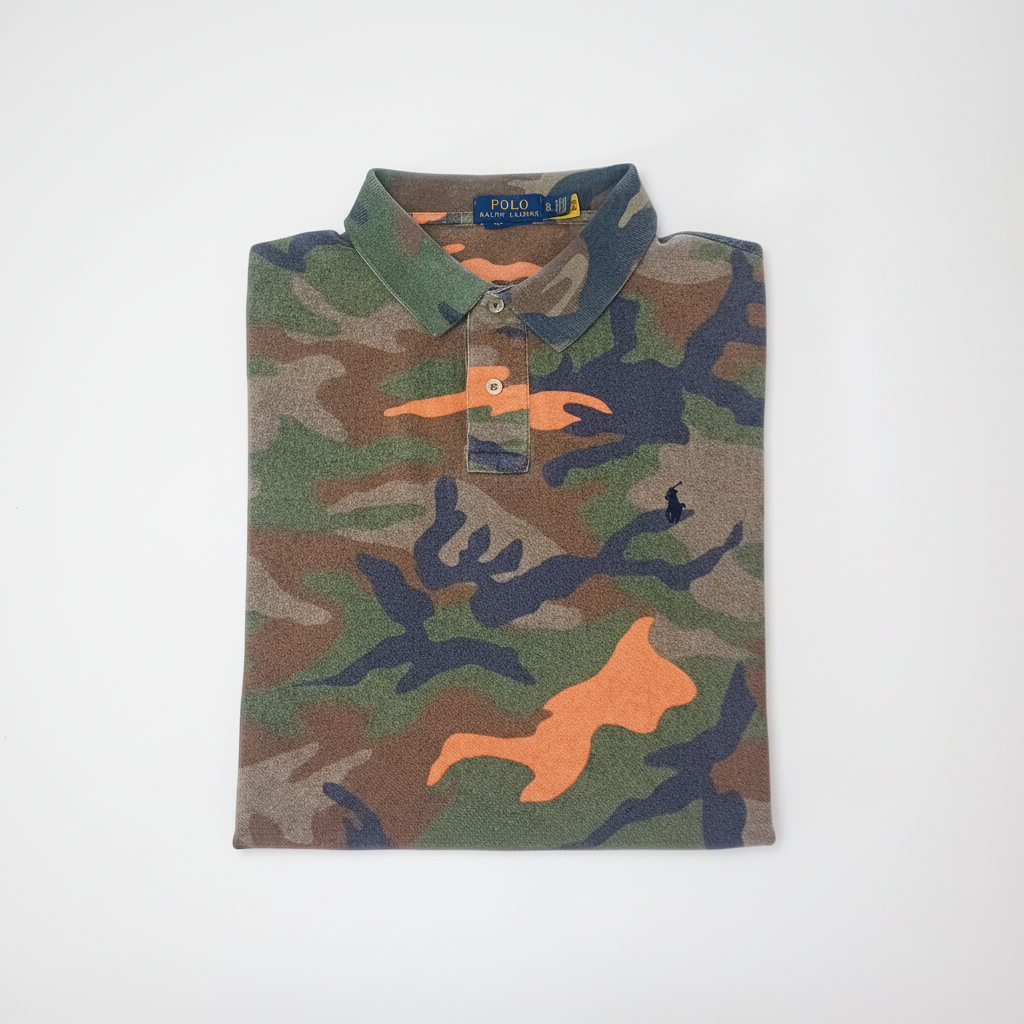Polo Ralph Lauren camouflage plié fond blanc